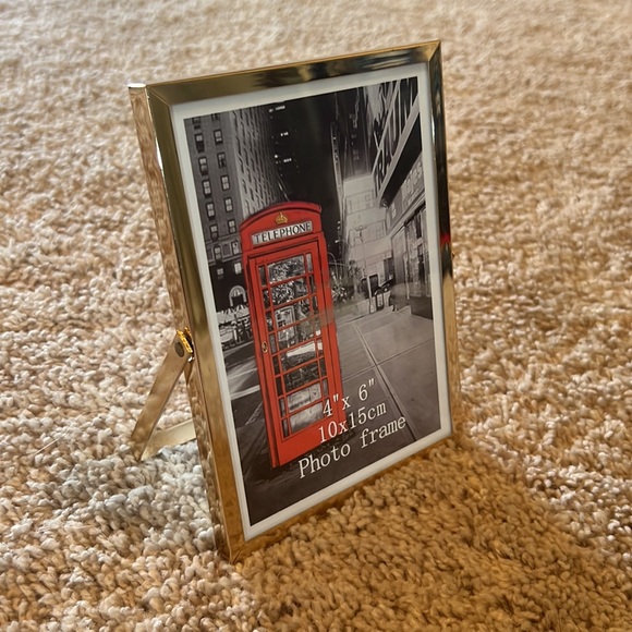 5 x 7 Gold Picture Frame - Picture 2 of 3